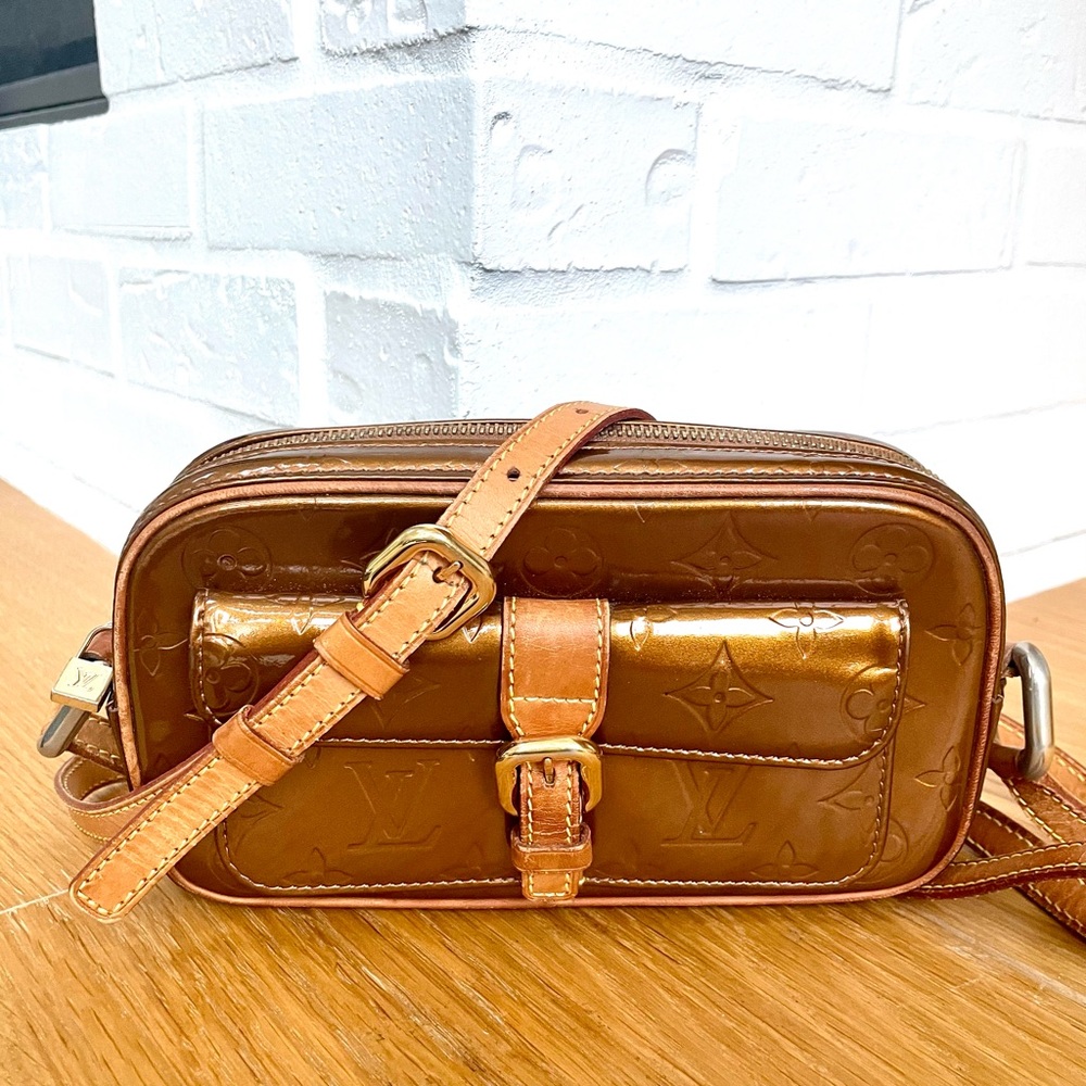 Louis Vuitton Authentic Vernis Christie MM Crossbody Bag - Picture 1 of 15
